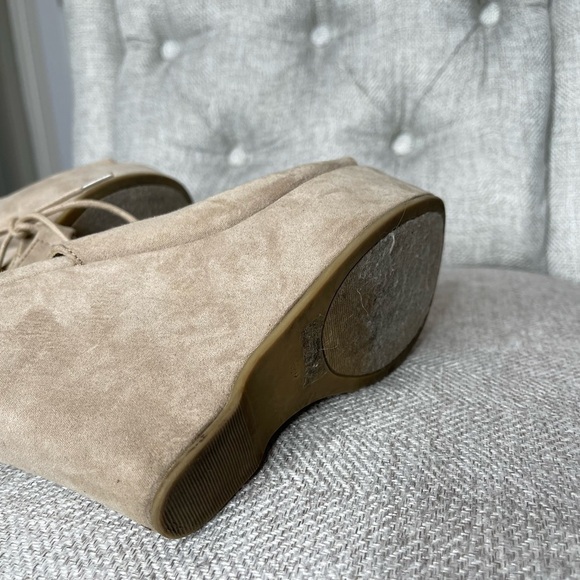 G By Guess Womens Tan Wedge Lace-Up Dress Booties 8.5 Vegan Suede - Picture 4 of 4